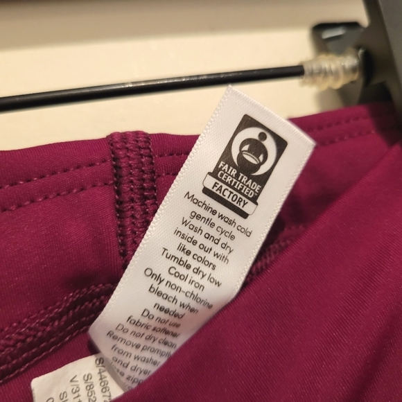 2/$18 Athleta Contender Side Stripe Capri Short Leggings Powerlift High Waisted - Picture 5 of 10